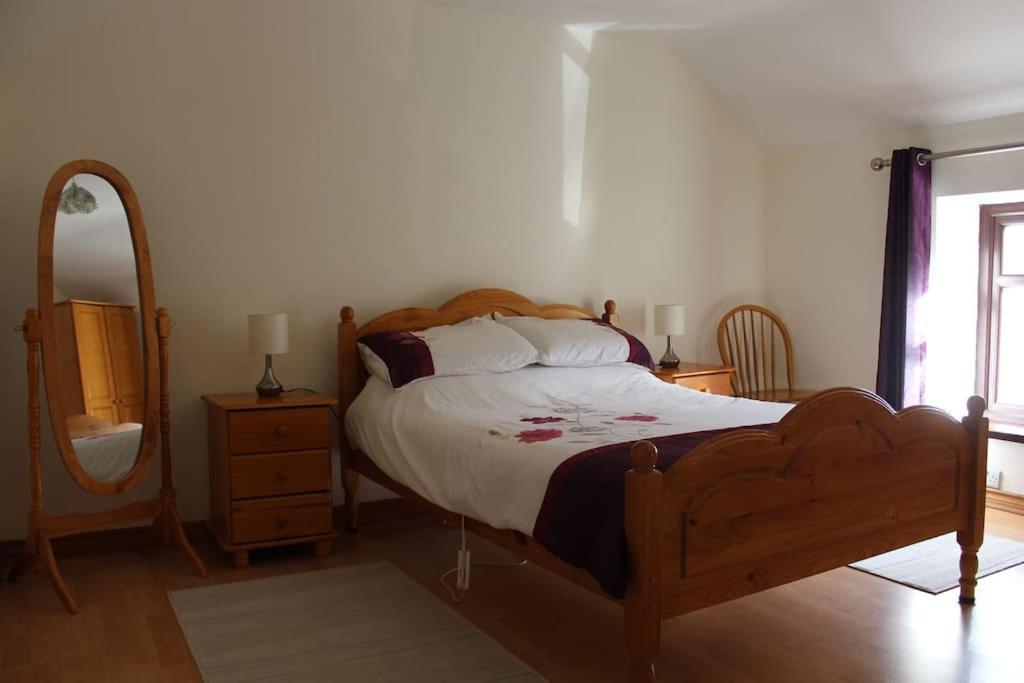 4 Bedroom Traditional Irish Farm House Killybegs Ντόνεγκαλ Εξωτερικό φωτογραφία